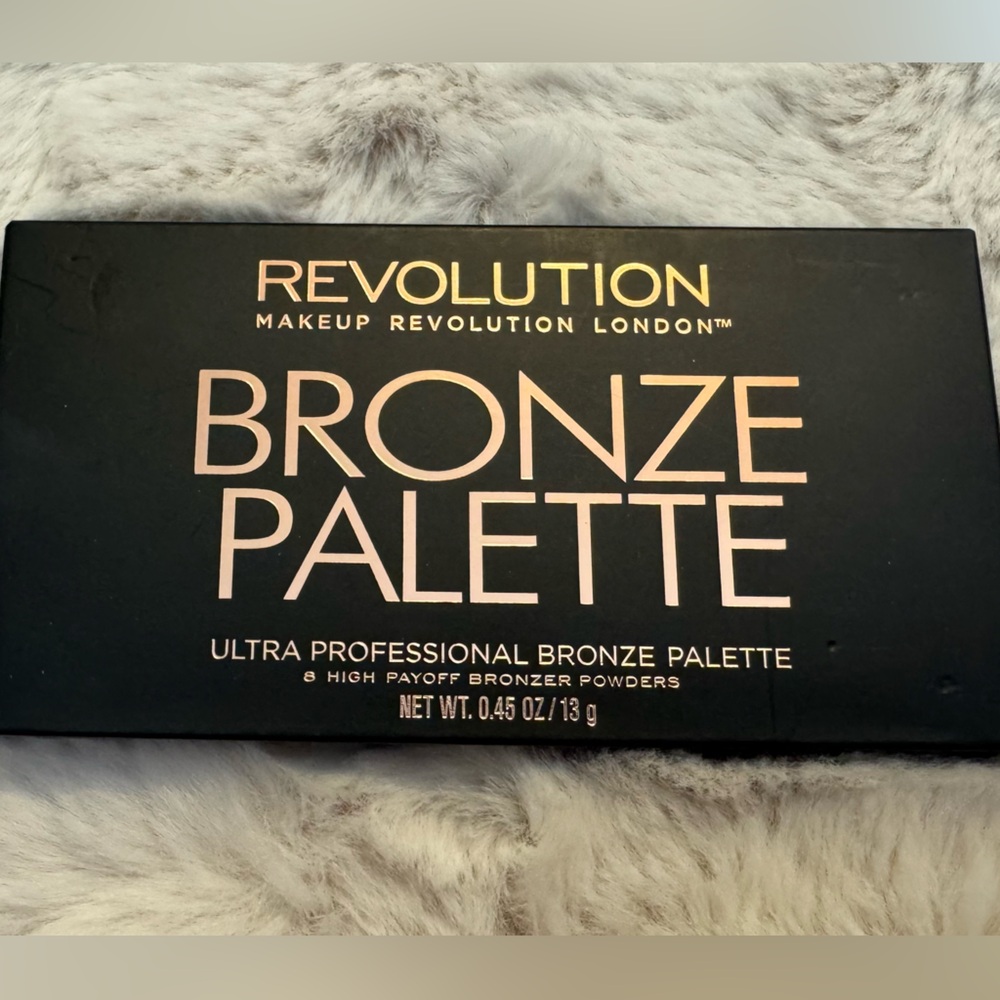 Makeup Revolution Bronze Palette
